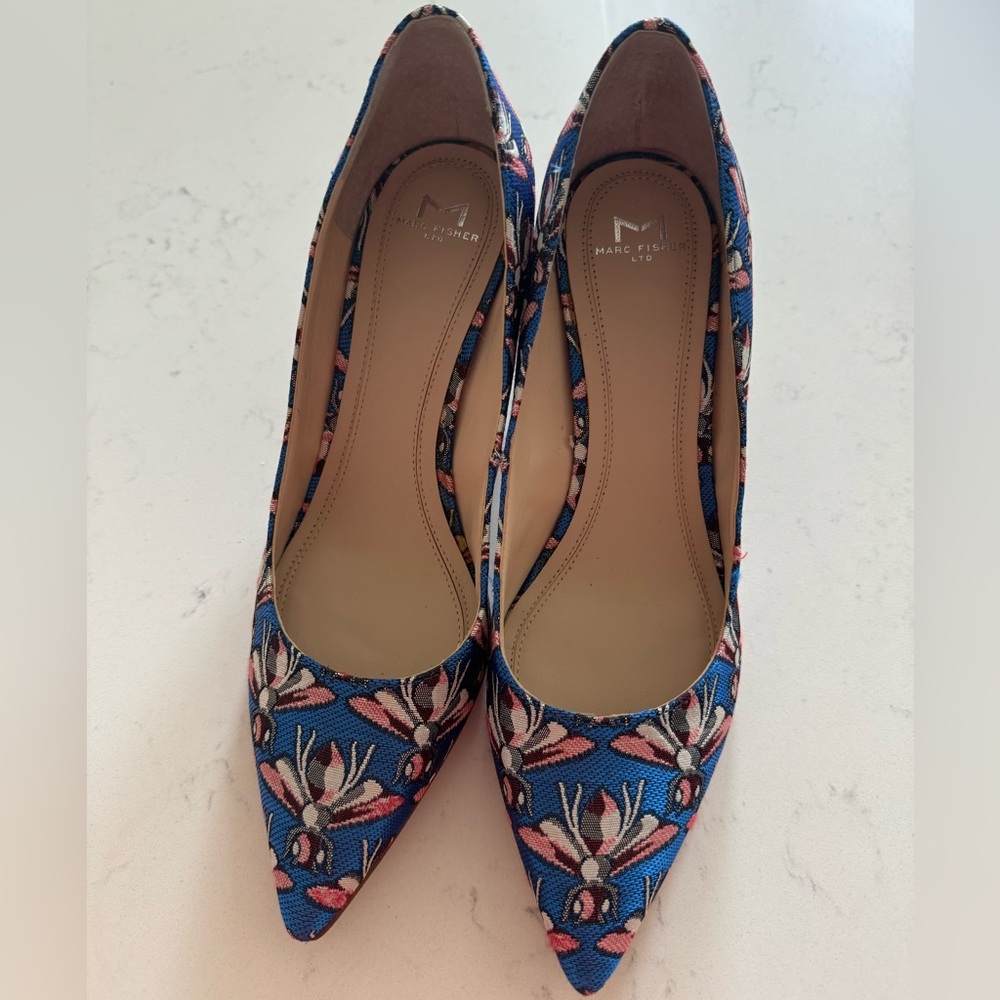 Marc Fisher Dragonfly Print Pump